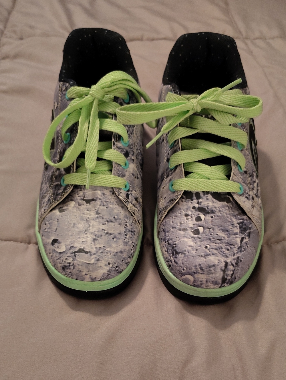 Heelys Kids Moon-Print Sneakers with Neon Green Accents